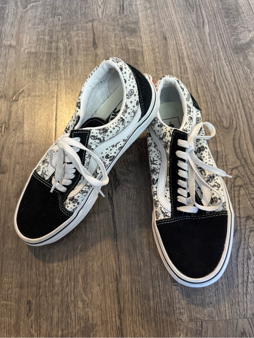 Vans Old Skool Women’s White Canvas with Black Tattoo Print Size W8 - Picture 3 of 8